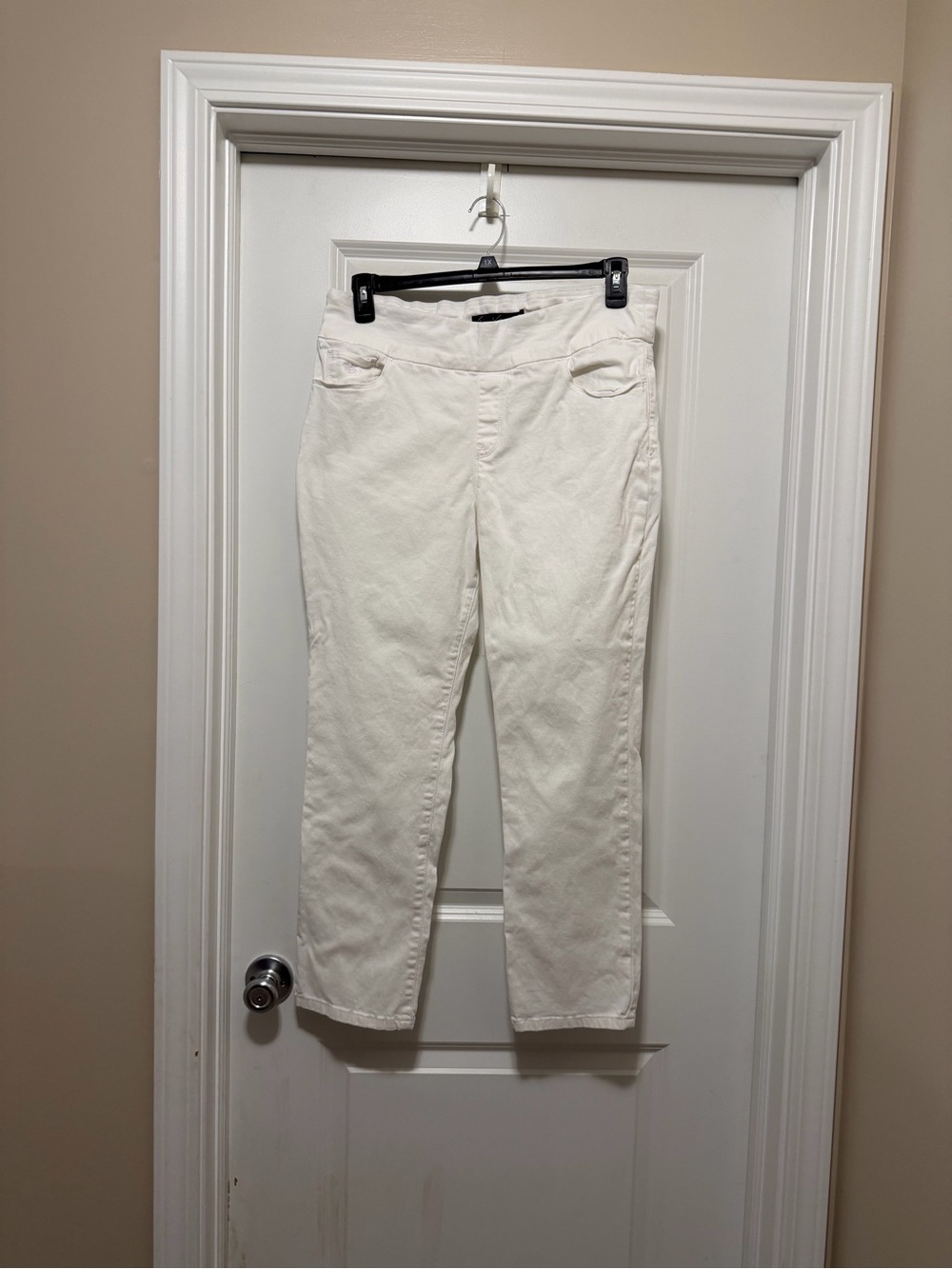 Gloria Vanderbilt Cream Cropped Straight Jeans